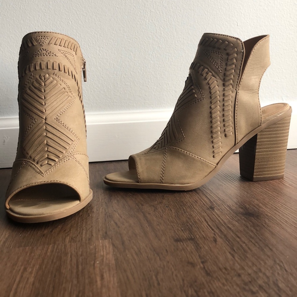 Universal Thread Edwina Open Toe Bootie (Sz 8)